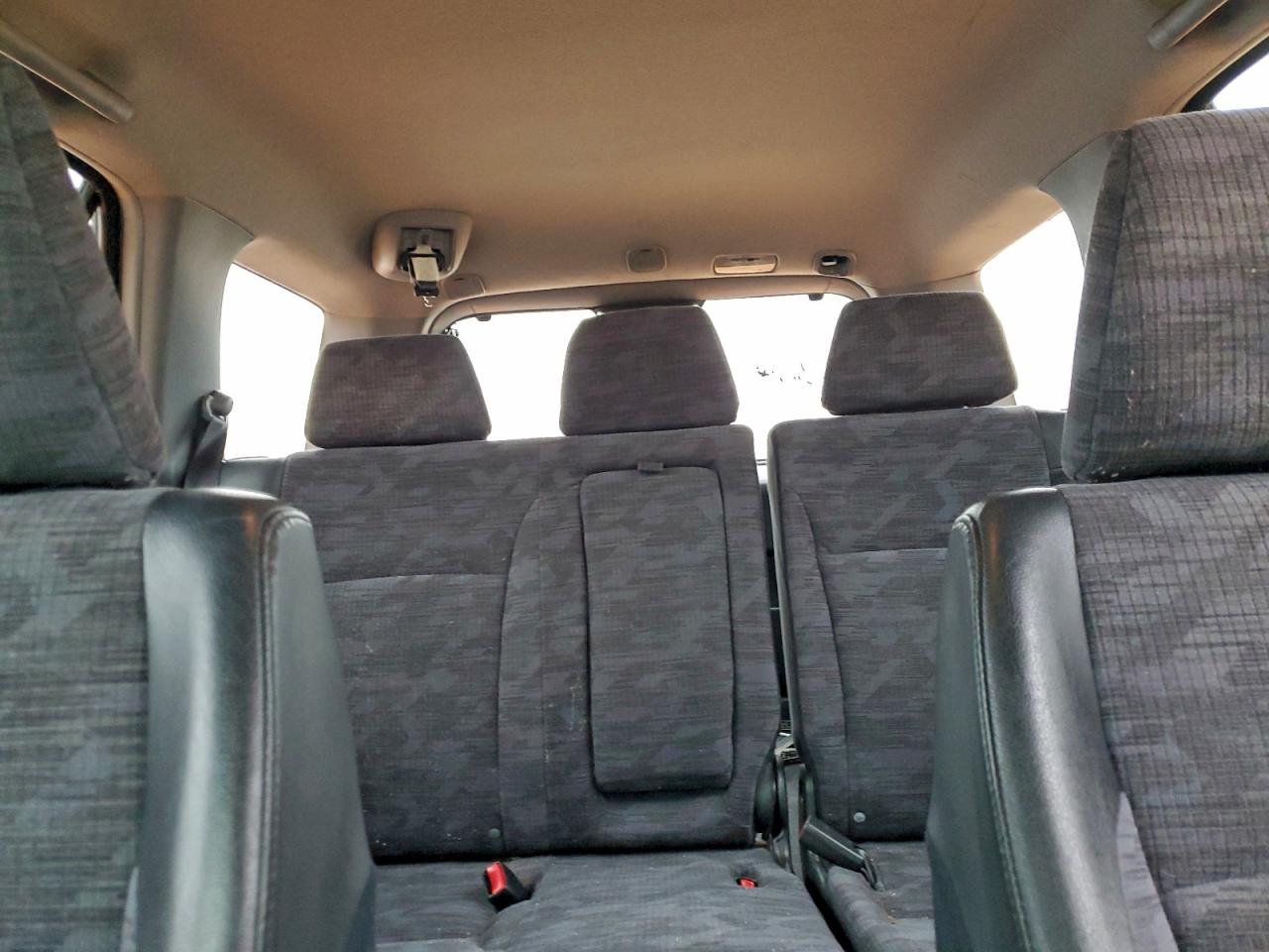 2004 HONDA CR-V LX photo 19