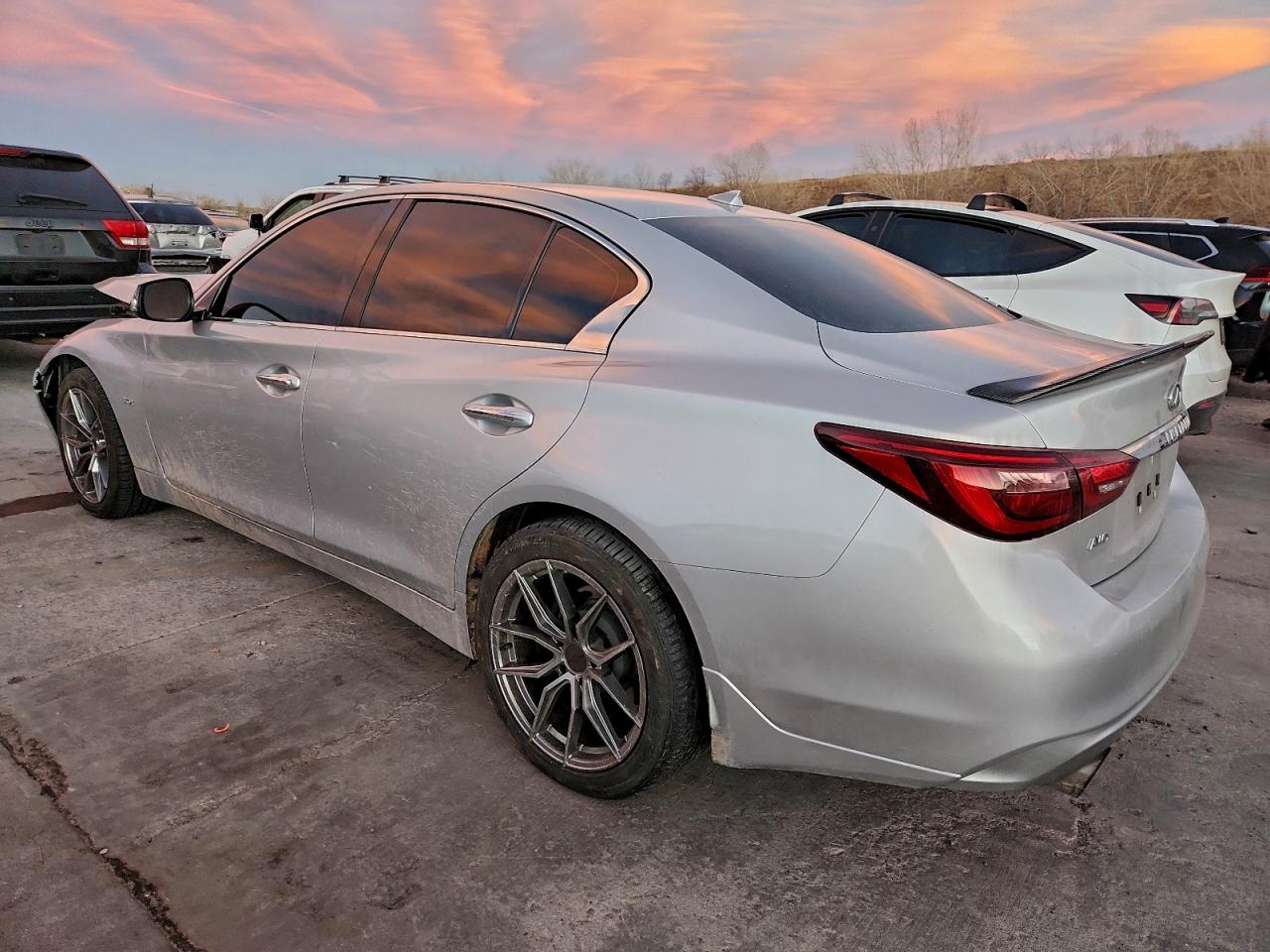 2018 INFINITI Q50 LUXE photo 3