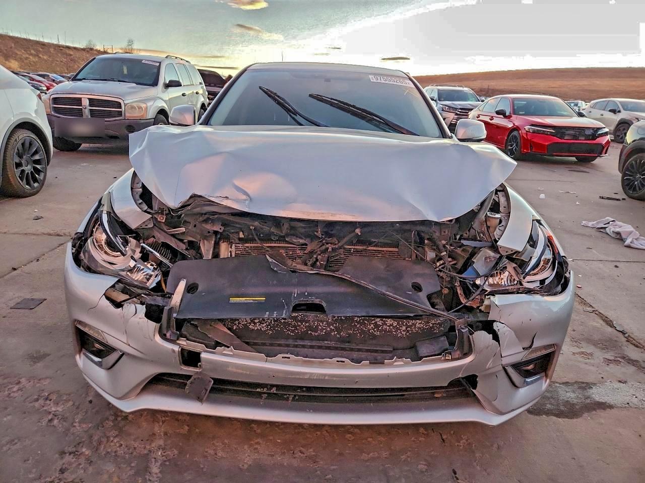 2018 INFINITI Q50 LUXE photo 9