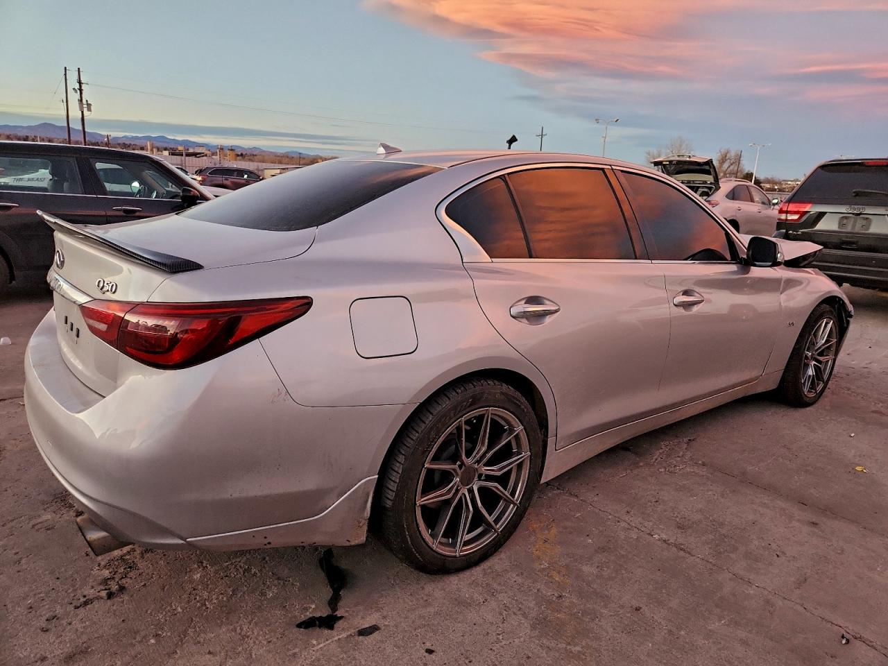 2018 INFINITI Q50 LUXE photo 5