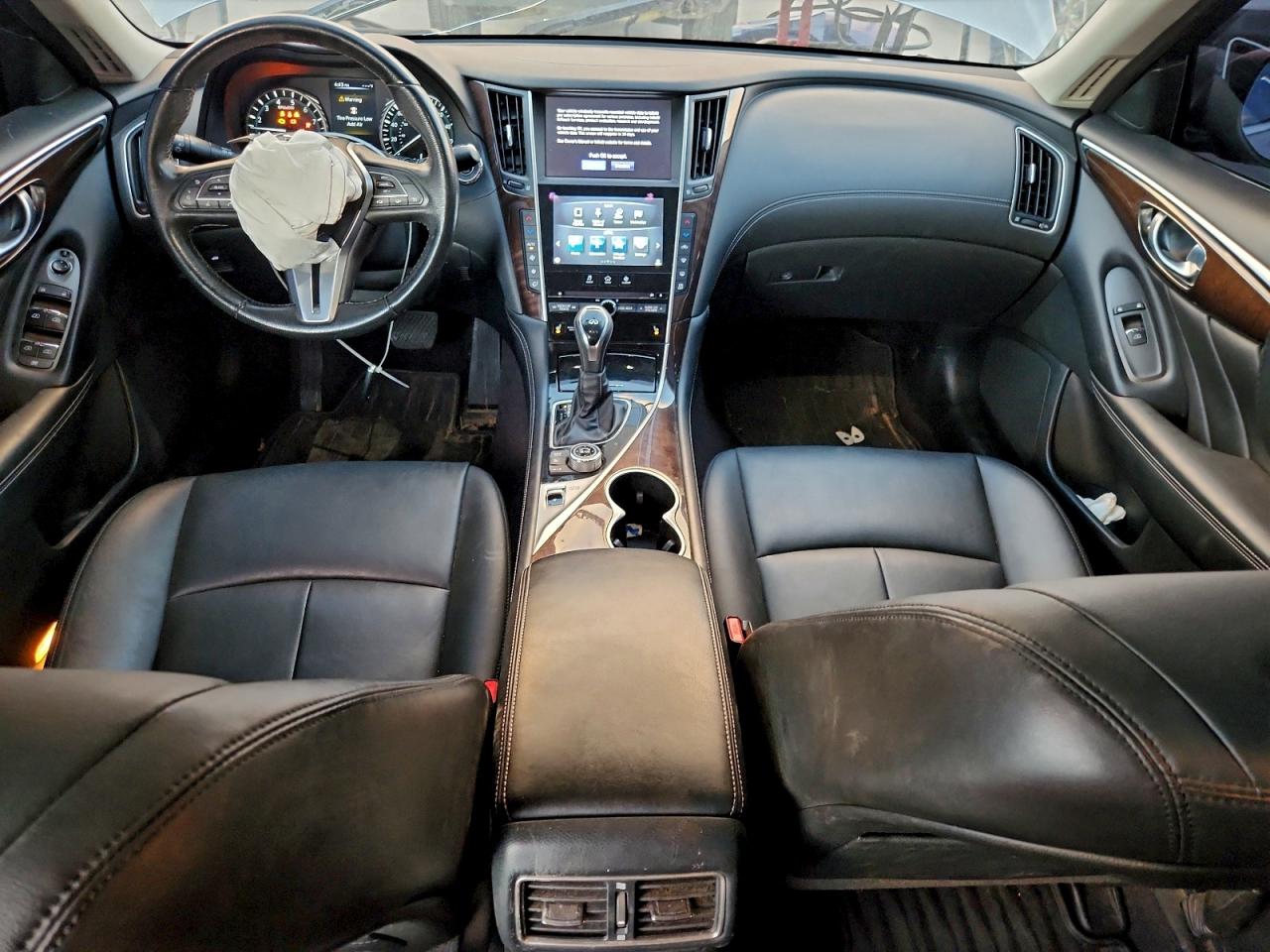 2018 INFINITI Q50 LUXE photo 15
