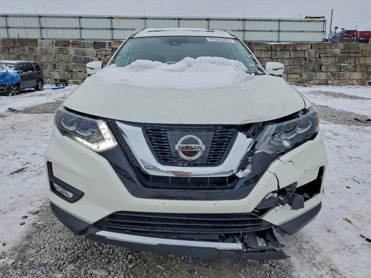 2017 NISSAN ROGUE SV photo 5