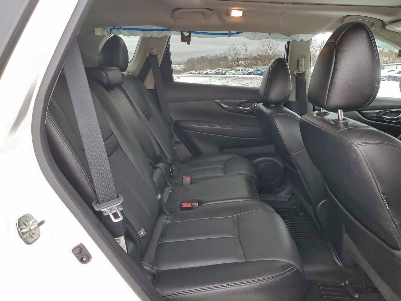 2017 NISSAN ROGUE SV photo 11