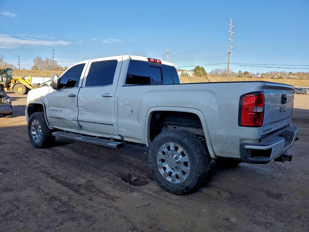 2019 GMC SIERRA K2500 DENALI photo 3