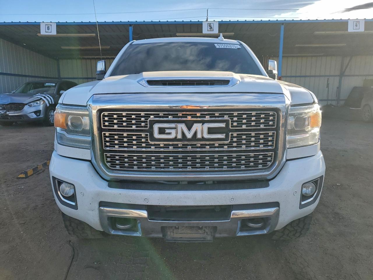 2019 GMC SIERRA K2500 DENALI photo 9