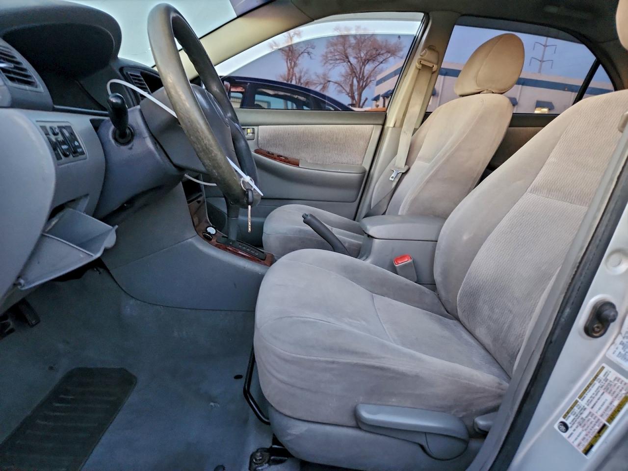 2005 TOYOTA COROLLA CE photo 7