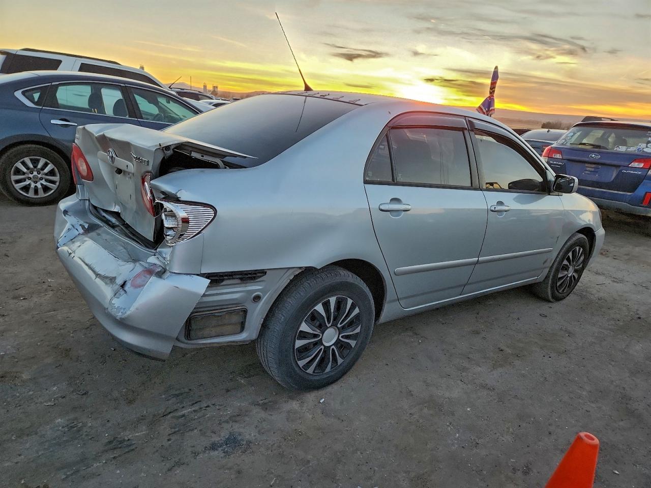 2005 TOYOTA COROLLA CE photo 3