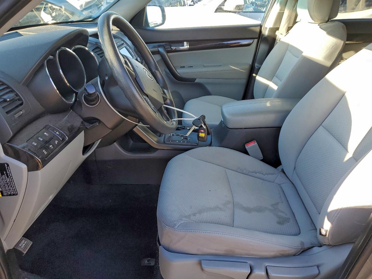 2013 KIA SORENTO LX photo 7