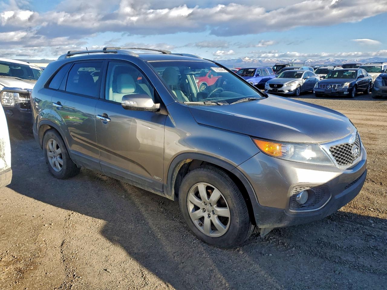 2013 KIA SORENTO LX photo 4