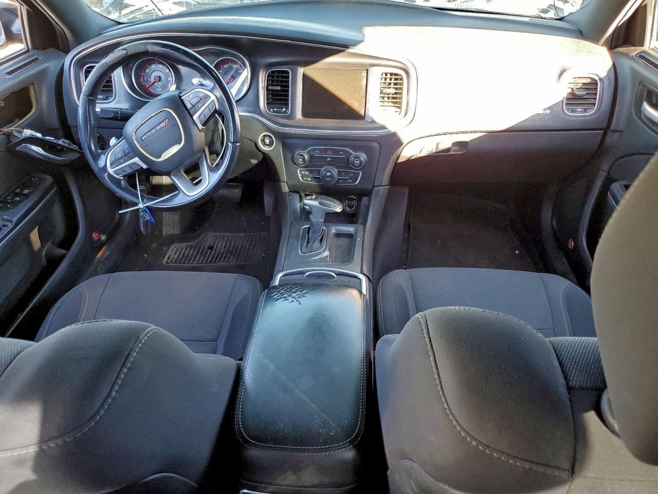 2015 DODGE CHARGER SXT photo 8