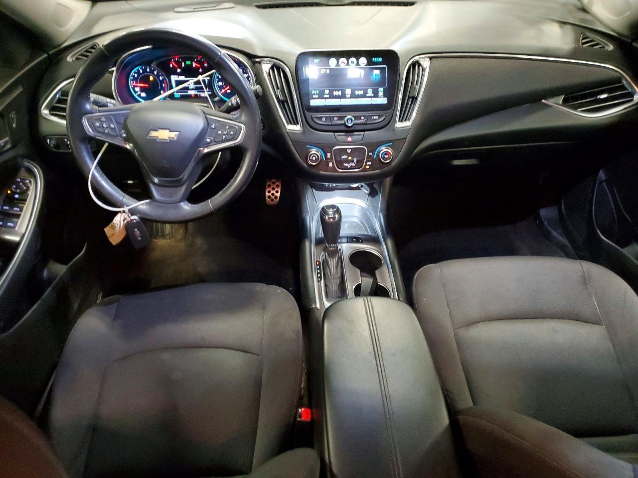 2017 CHEVROLET MALIBU LT photo 8