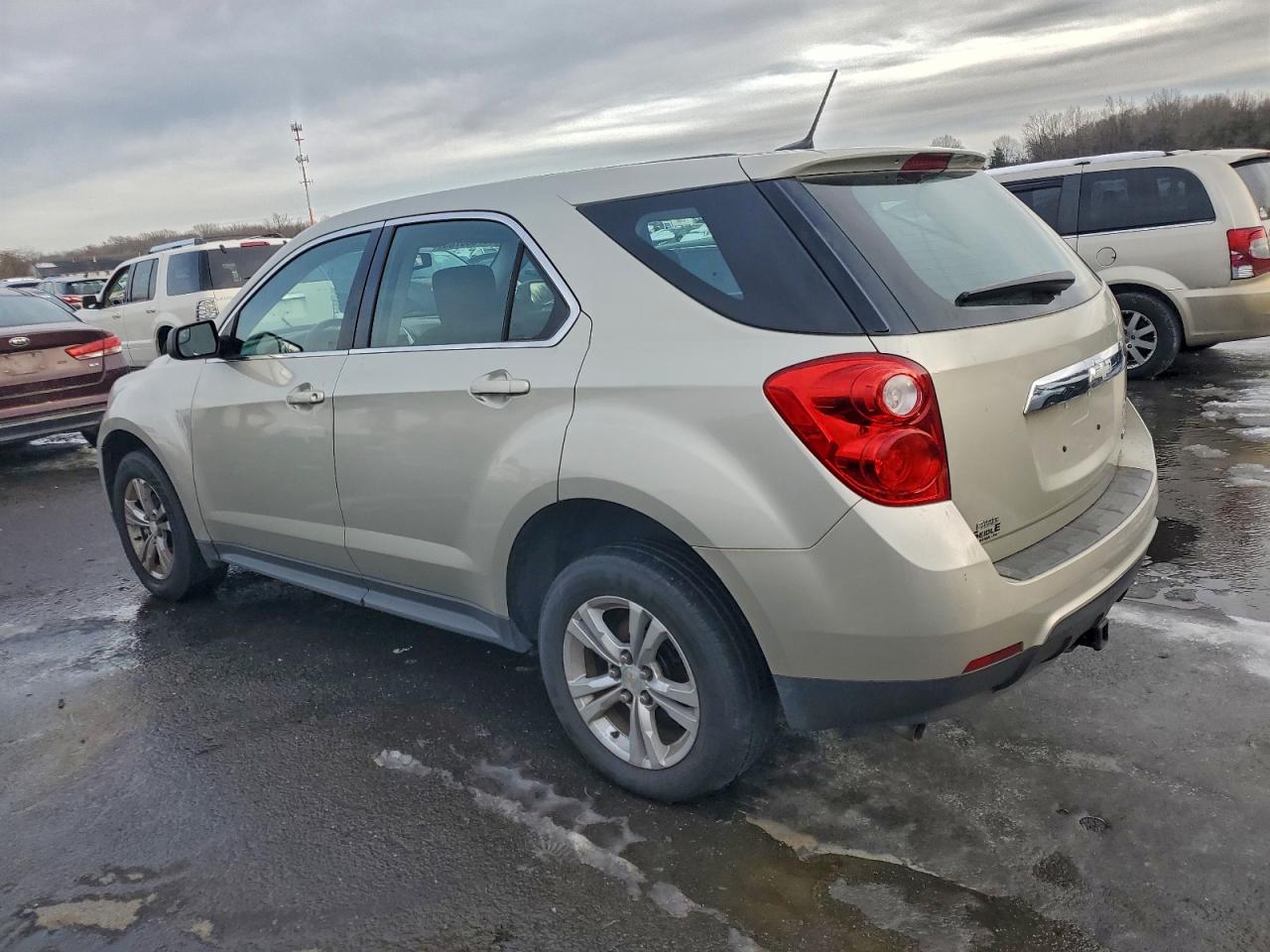 2014 CHEVROLET EQUINOX LS photo 2