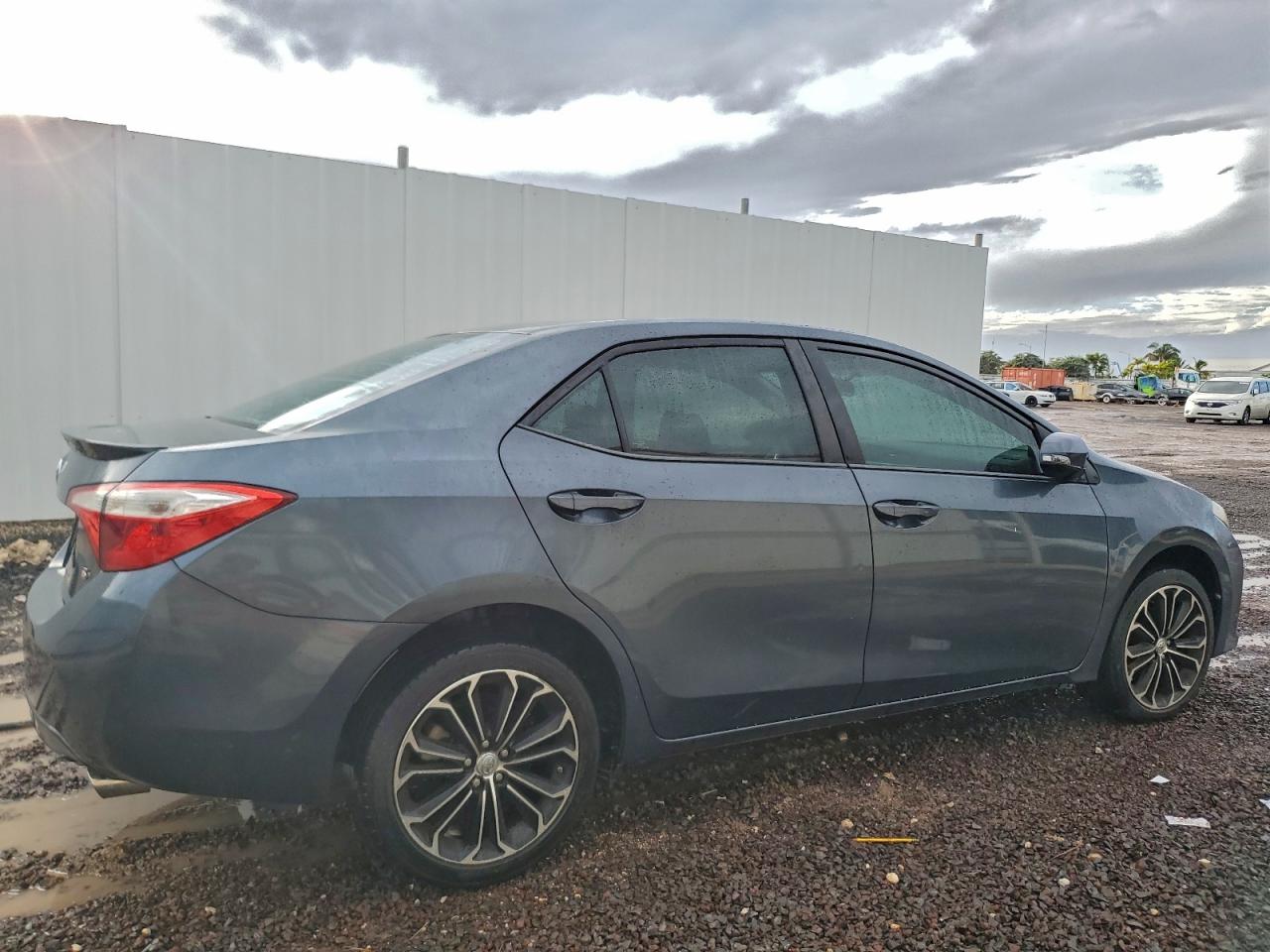 2014 TOYOTA COROLLA L photo 3