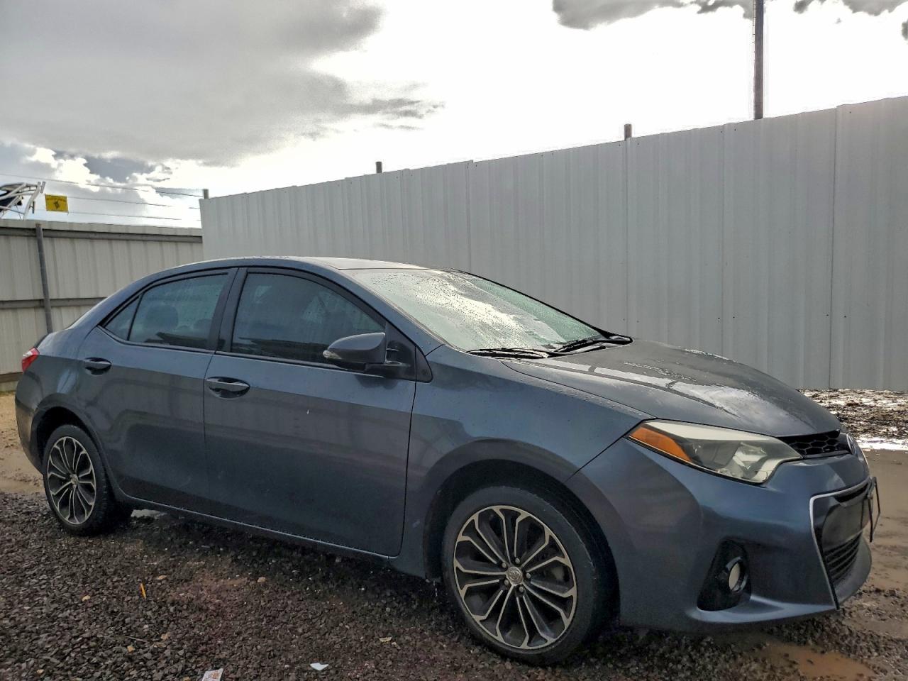 2014 TOYOTA COROLLA L photo 4