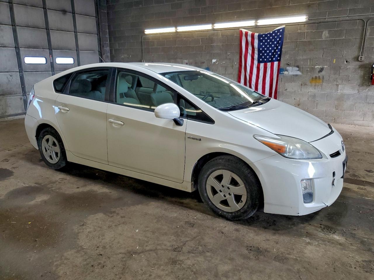 2011 TOYOTA PRIUS photo 4
