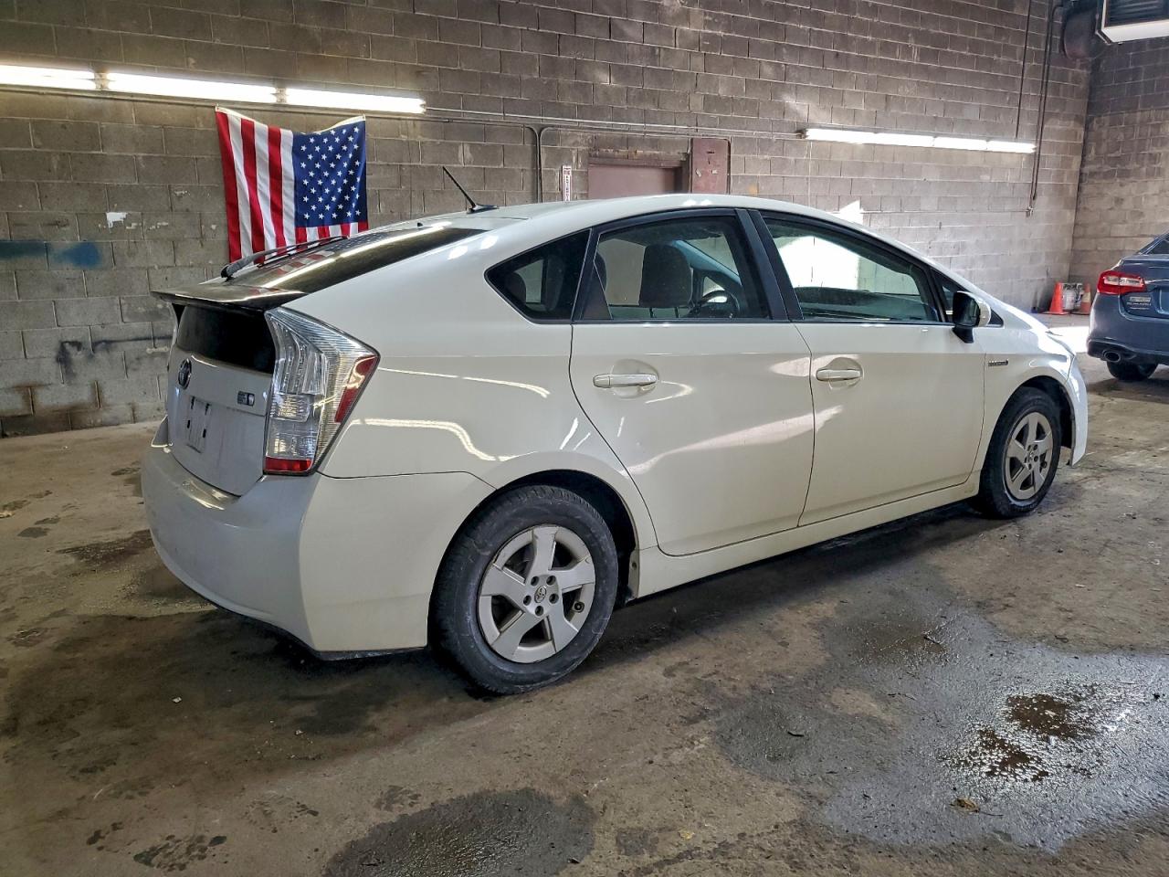 2011 TOYOTA PRIUS photo 3