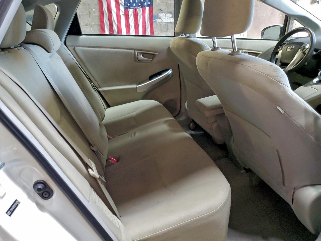 2011 TOYOTA PRIUS photo 10