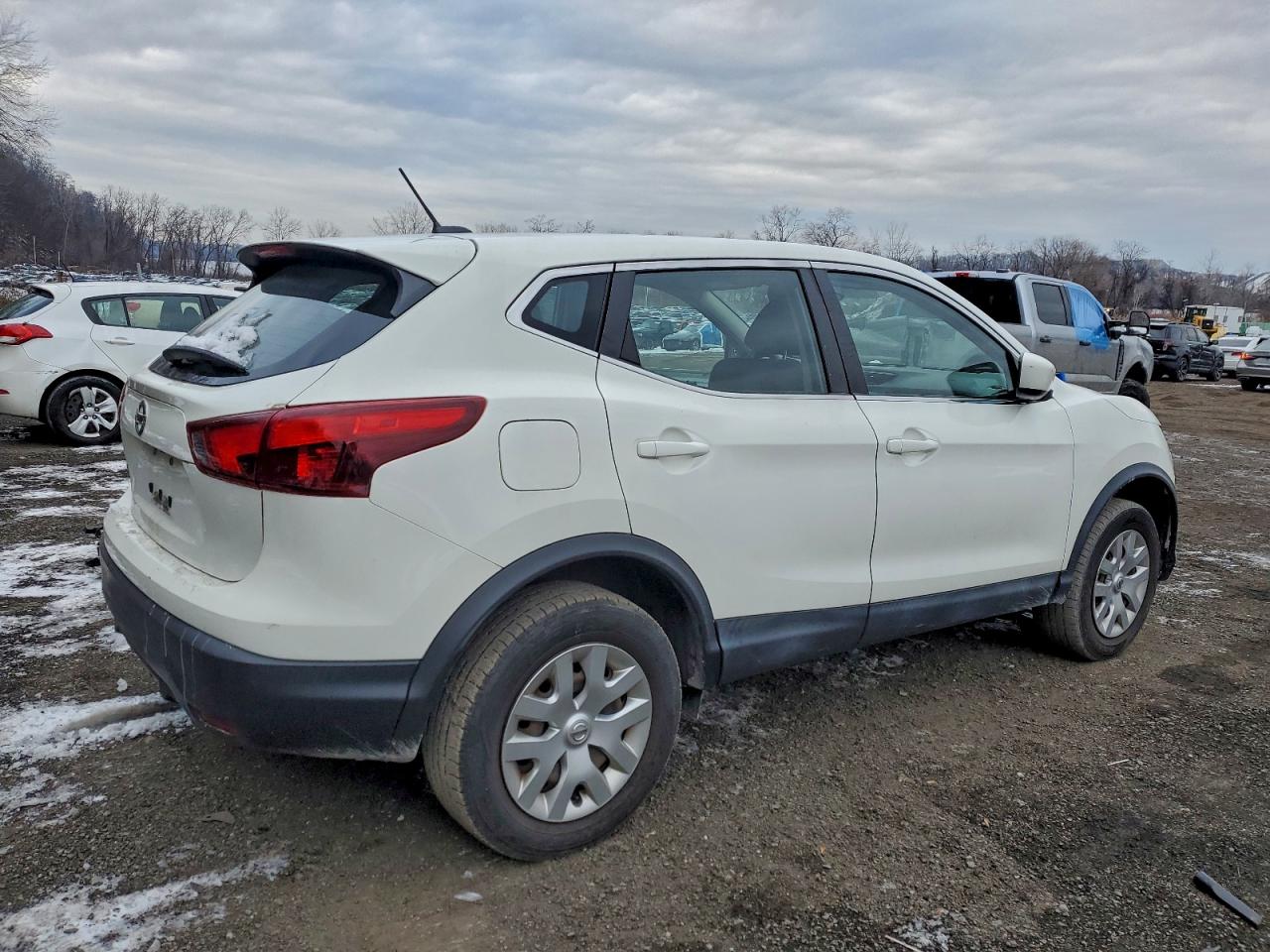 2019 NISSAN ROGUE SPORT S photo 3