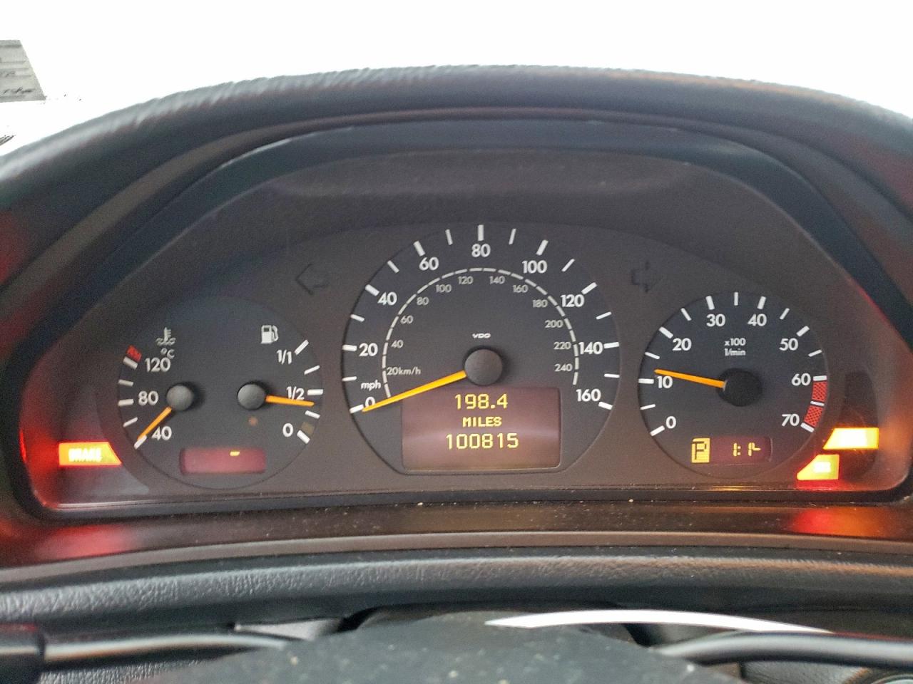 2001 MERCEDES-BENZ CLK 320 photo 9