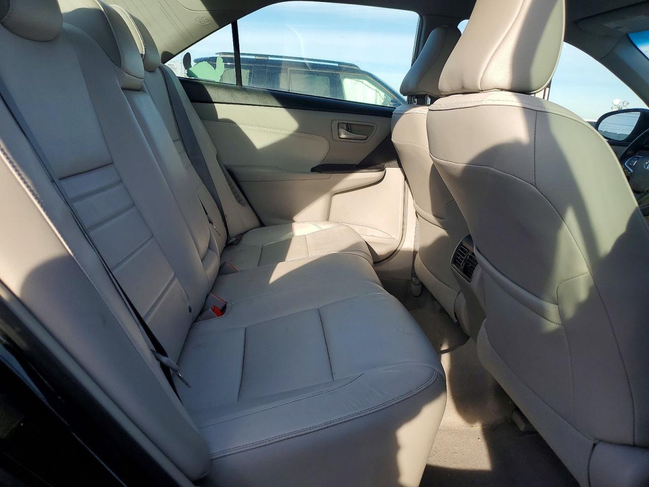2015 TOYOTA CAMRY HYBRID photo 19