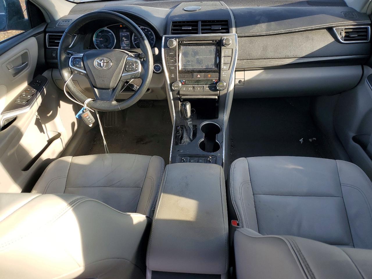 2015 TOYOTA CAMRY HYBRID photo 15