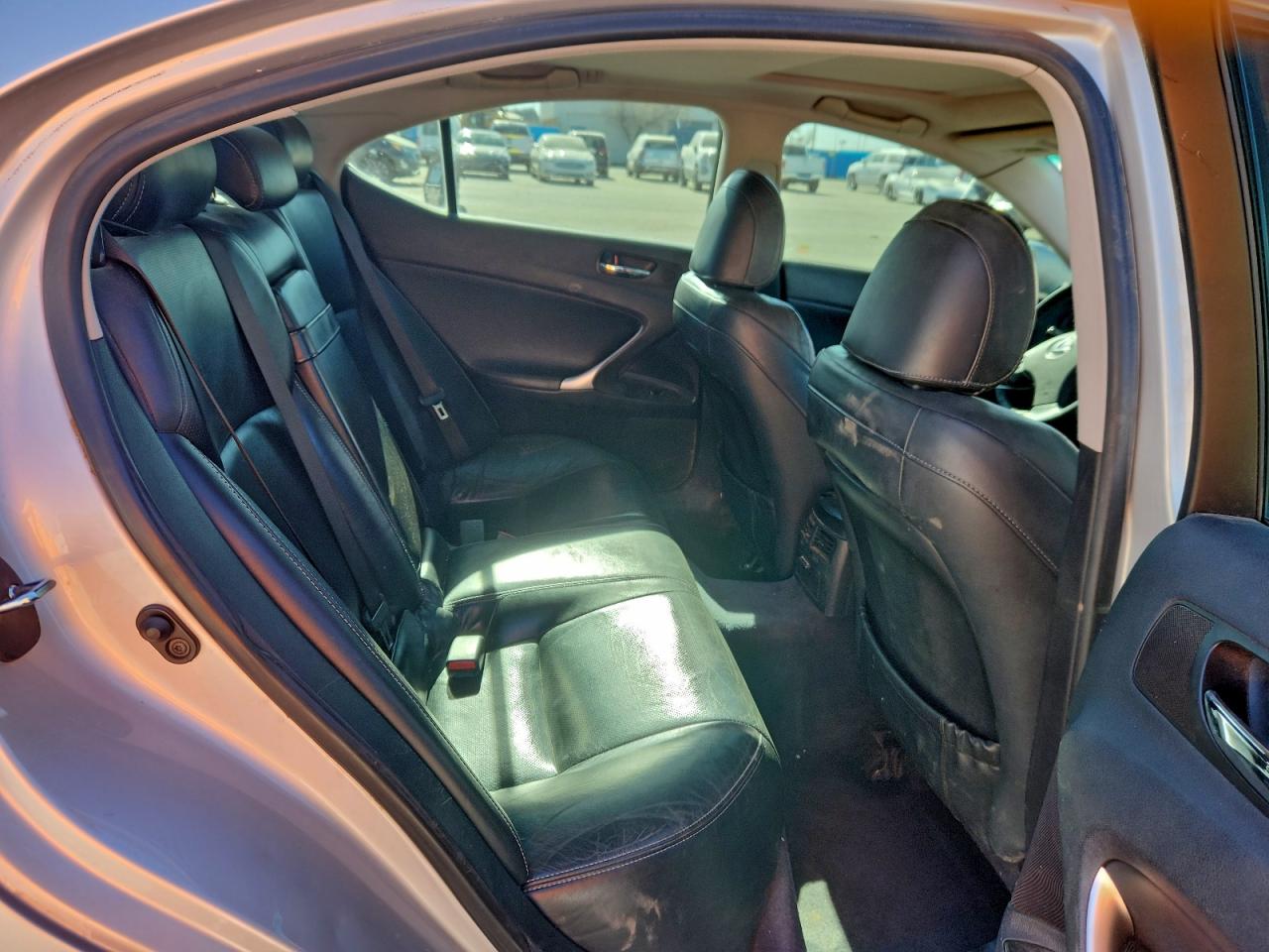 2011 LEXUS IS 250 photo 10