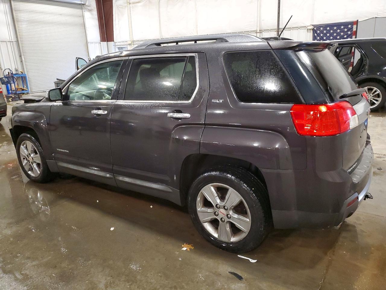 2015 GMC TERRAIN SLT photo 2