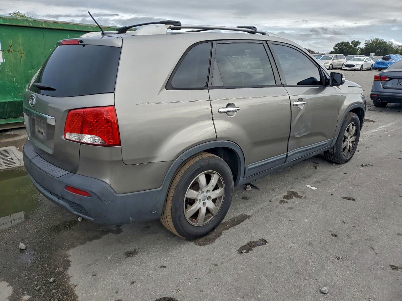 2012 KIA SORENTO BASE photo 5