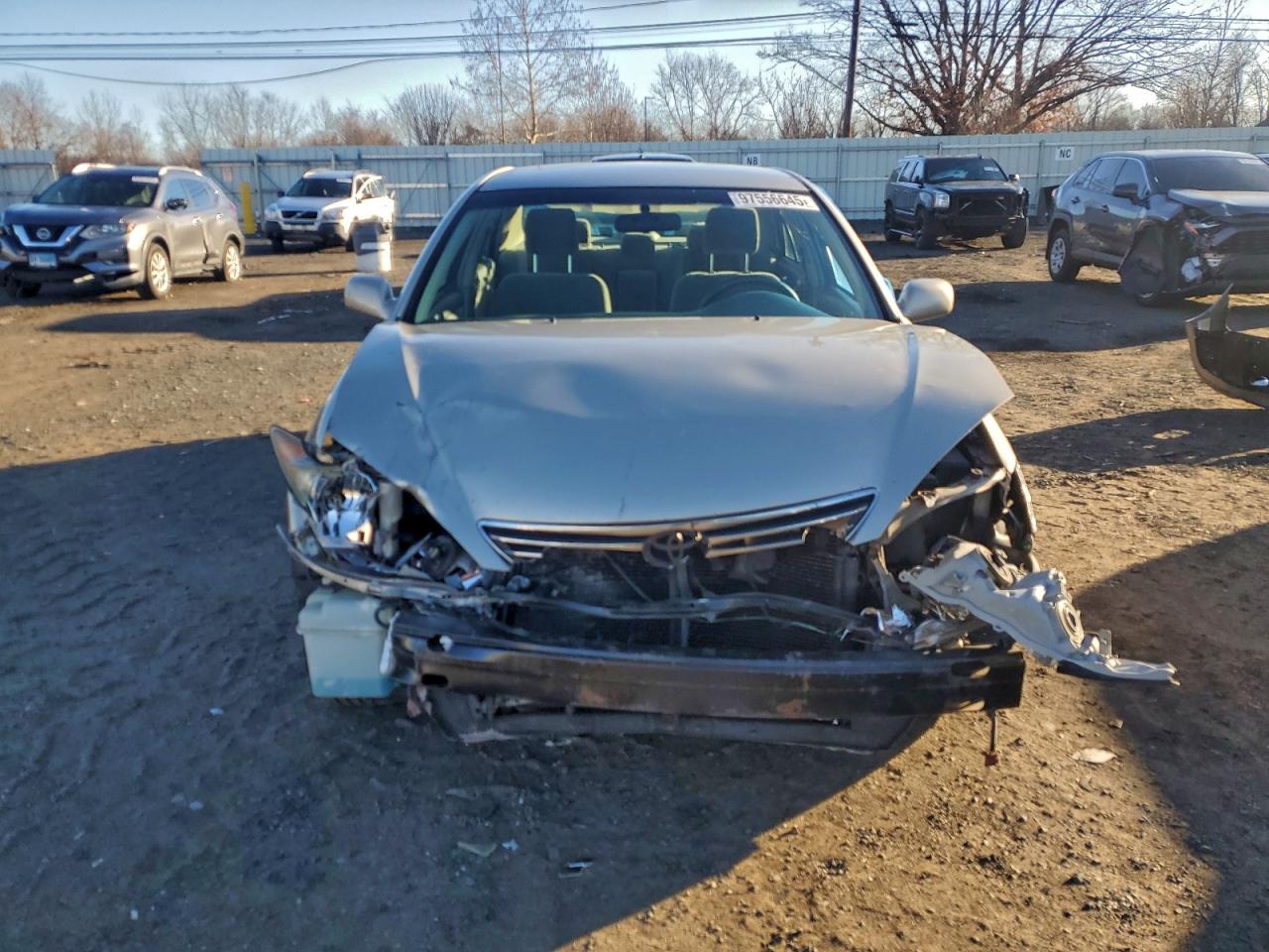 2005 TOYOTA CAMRY LE photo 9