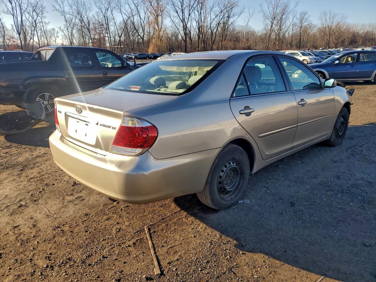 2005 TOYOTA CAMRY LE photo 5