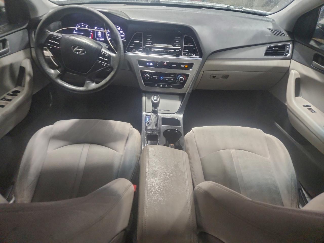 2017 HYUNDAI SONATA SE photo 8