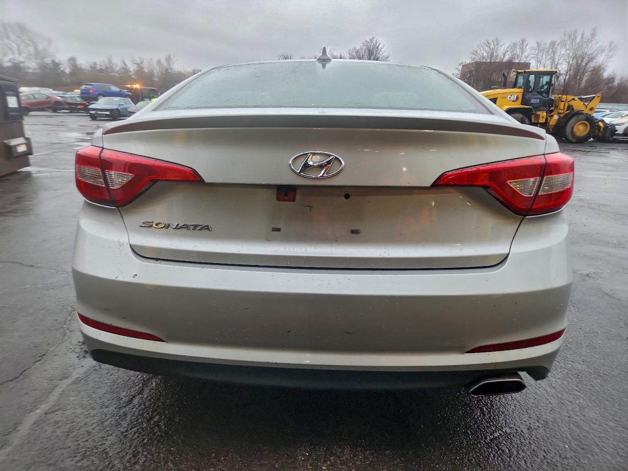 2017 HYUNDAI SONATA SE photo 6