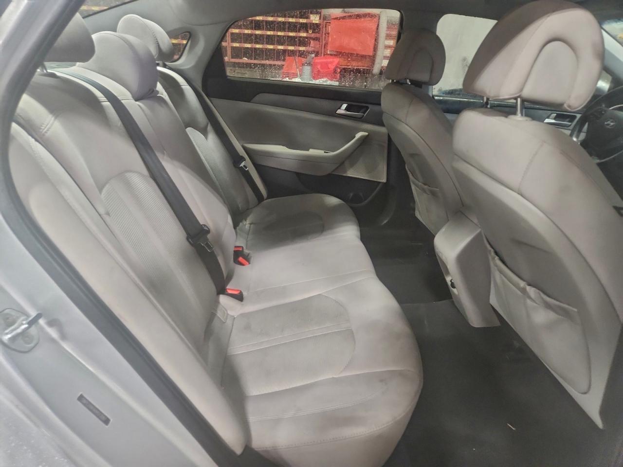 2017 HYUNDAI SONATA SE photo 10