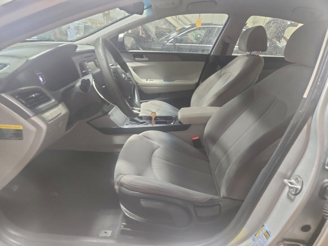 2017 HYUNDAI SONATA SE photo 7