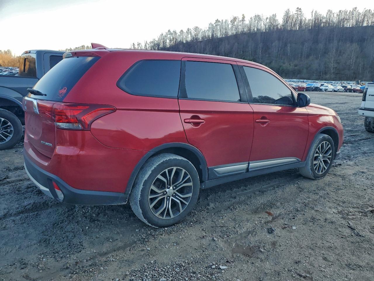 2018 MITSUBISHI OUTLANDER SE photo 5