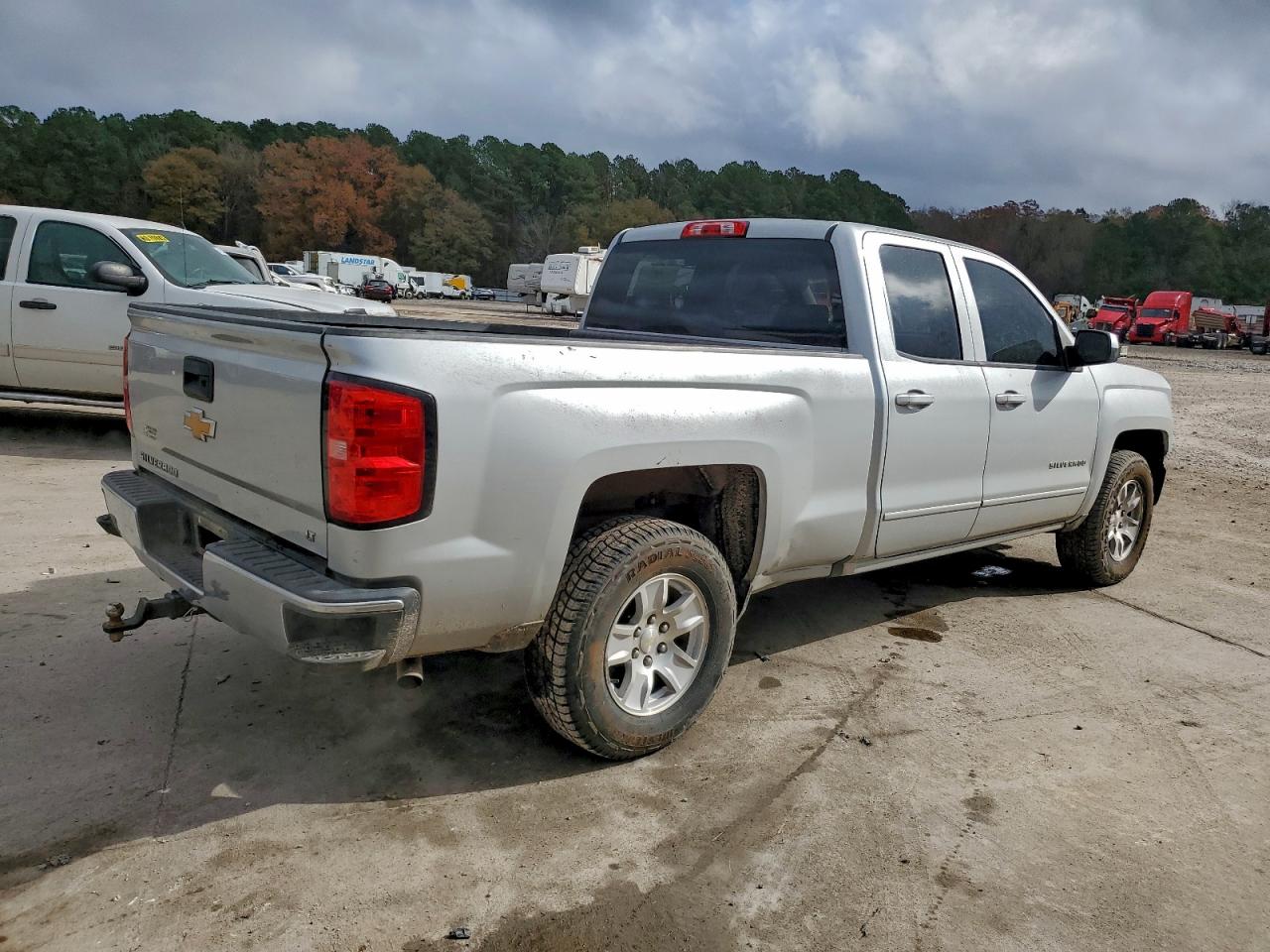 2018 CHEVROLET SILVERADO C1500 LT photo 3
