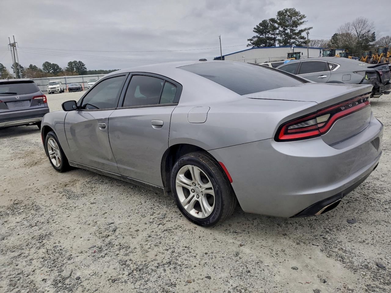 2015 DODGE CHARGER SE photo 2