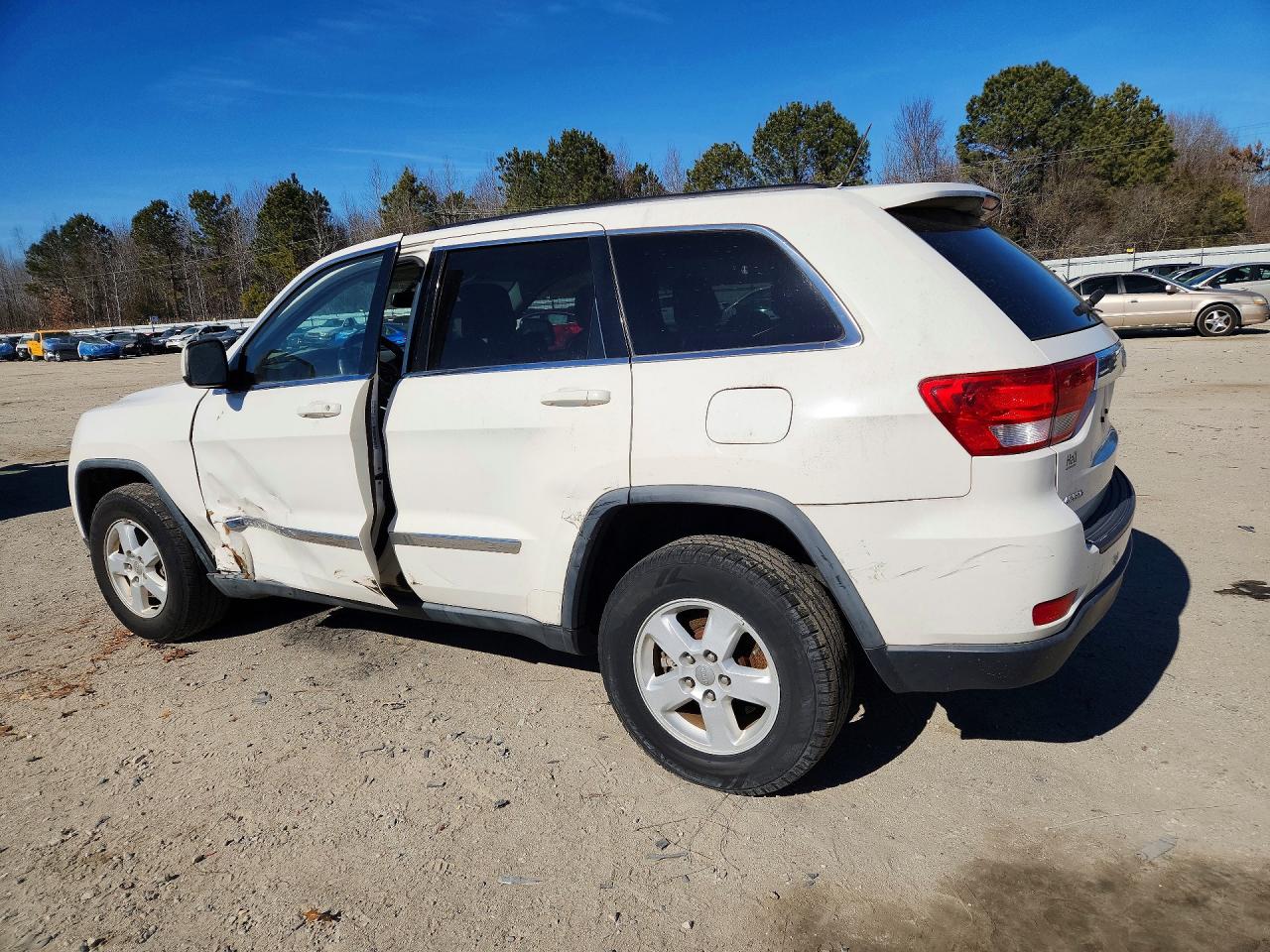 2012 JEEP GRAND CHEROKEE LAREDO photo 3