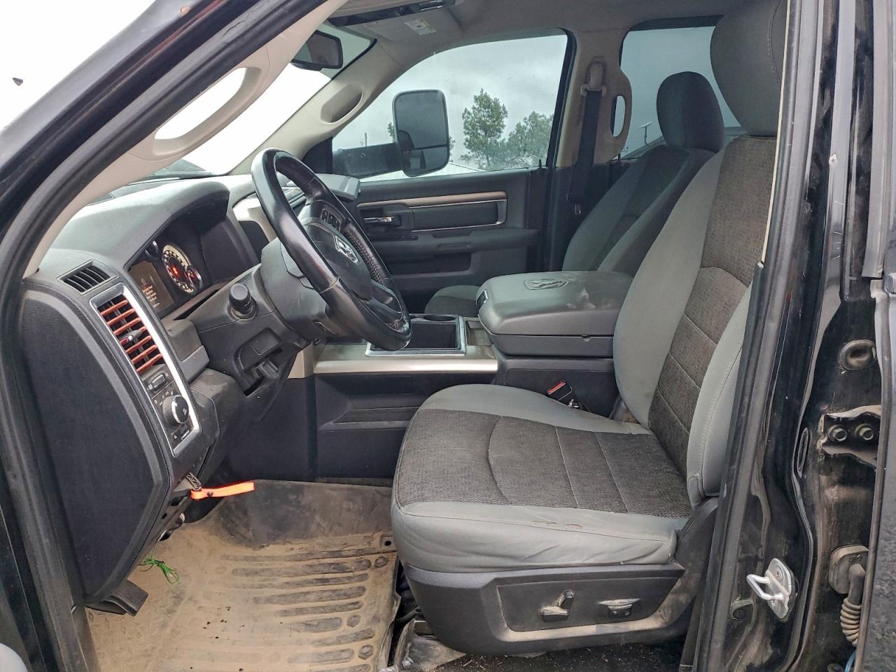 2014 RAM 1500 SLT photo 7