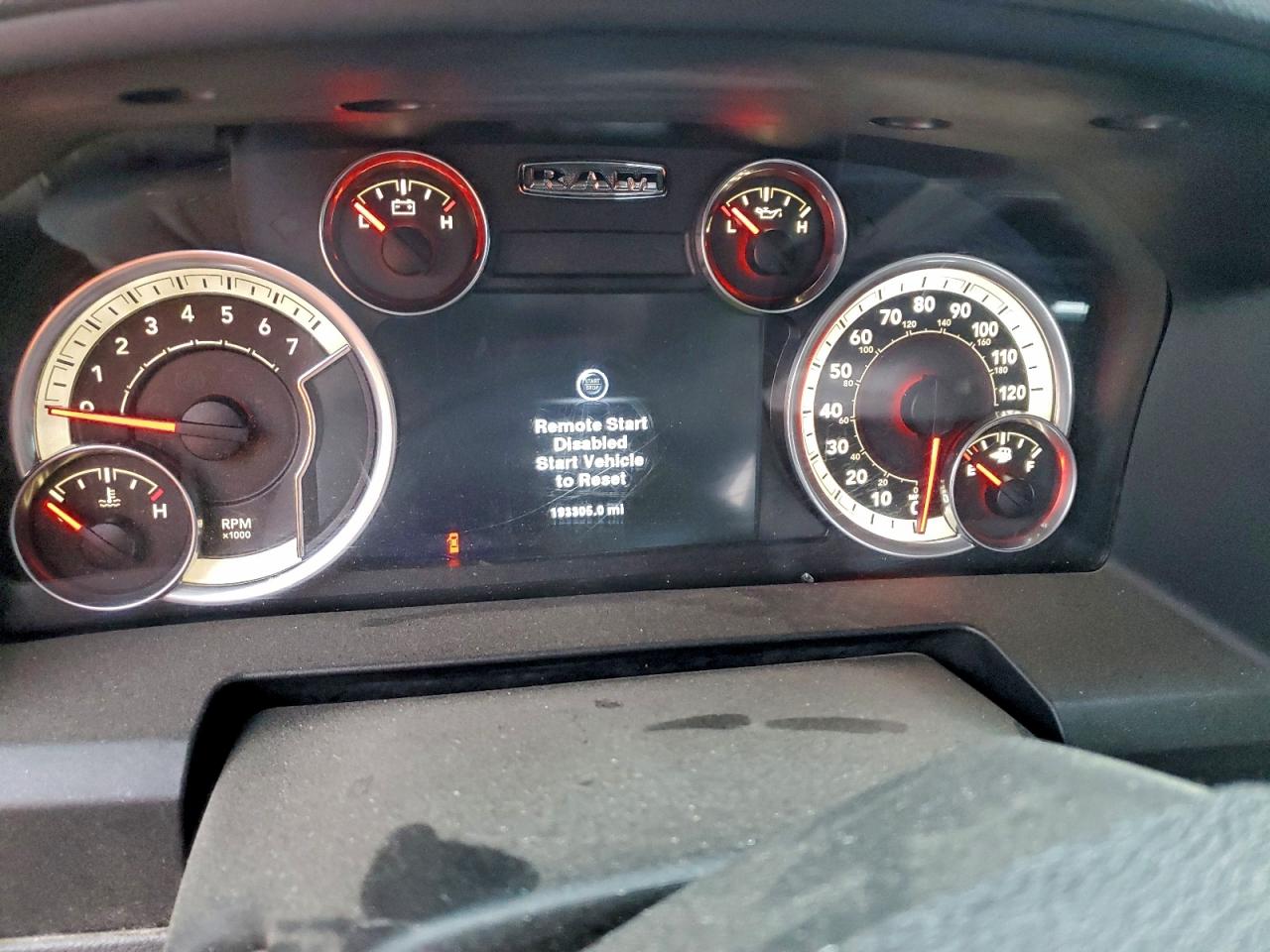 2014 RAM 1500 SLT photo 9