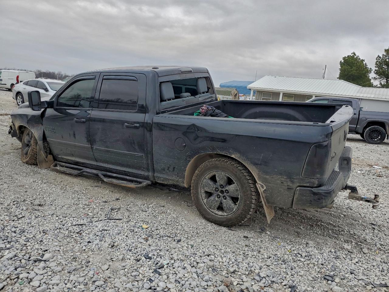 2014 RAM 1500 SLT photo 2