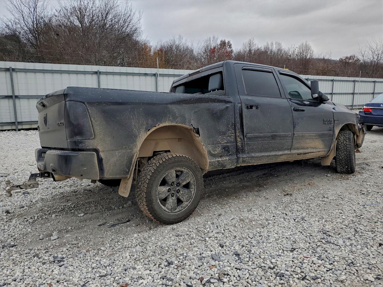 2014 RAM 1500 SLT photo 3
