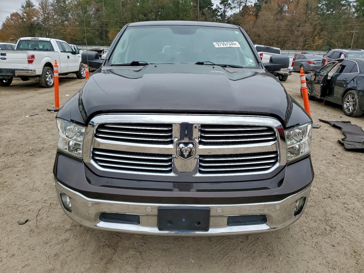 2017 RAM 1500 SLT photo 5