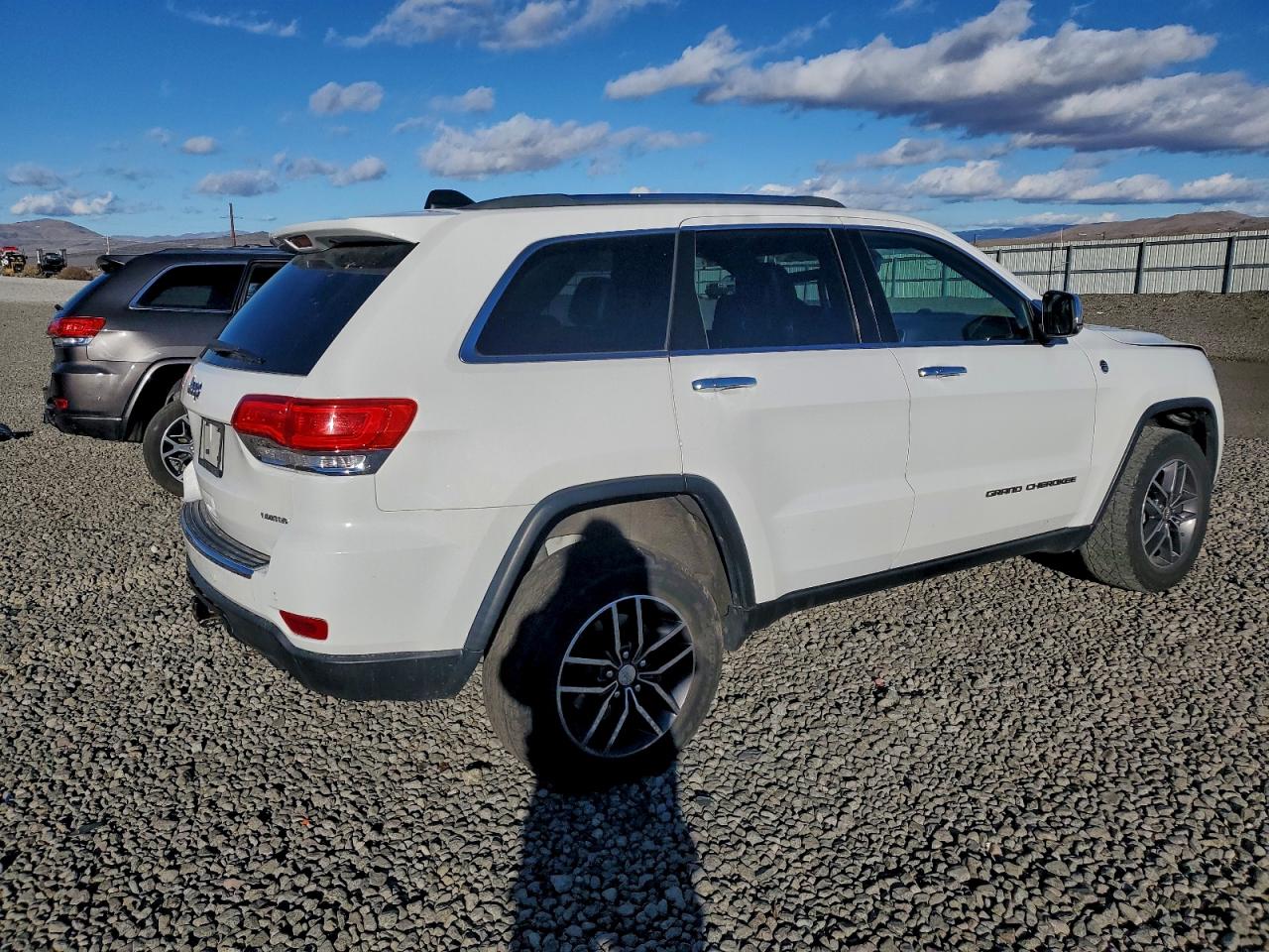 2018 JEEP GRAND CHEROKEE LIMITED photo 3