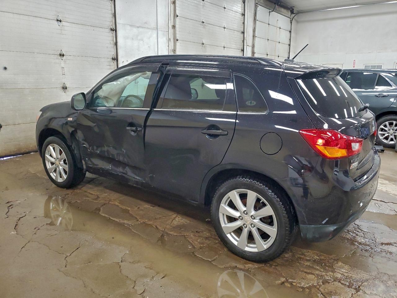 2014 MITSUBISHI OUTLANDER SPORT SE photo 2