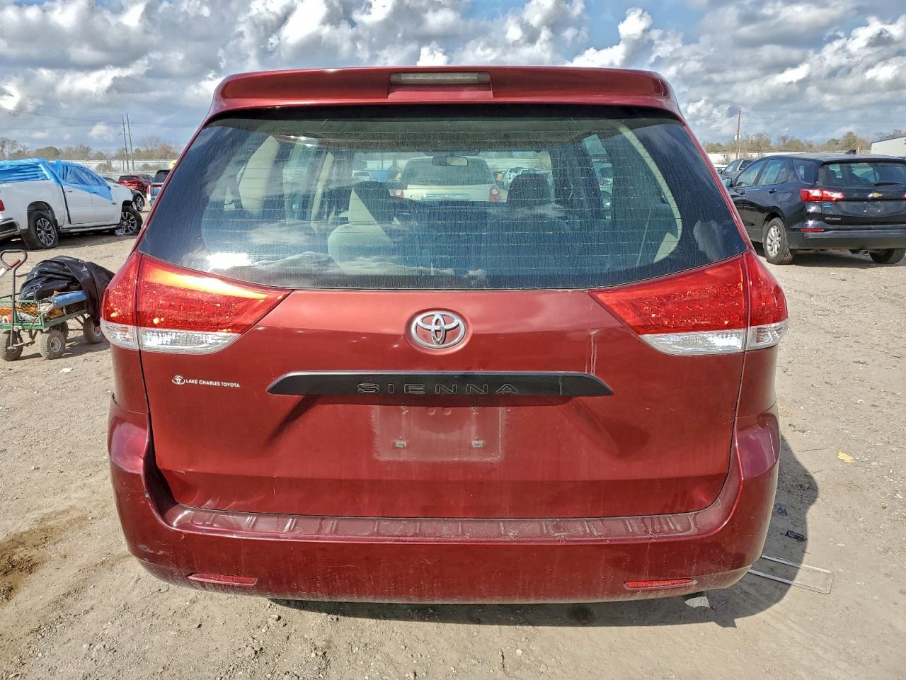 2013 TOYOTA SIENNA photo 6