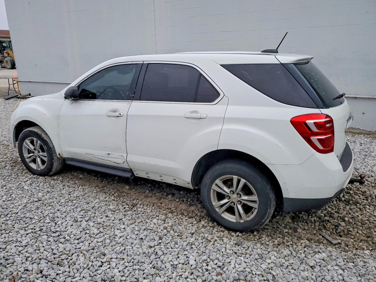 2016 CHEVROLET EQUINOX LS photo 2