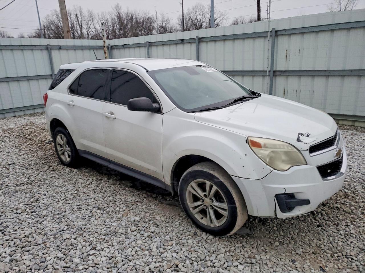 2016 CHEVROLET EQUINOX LS photo 4
