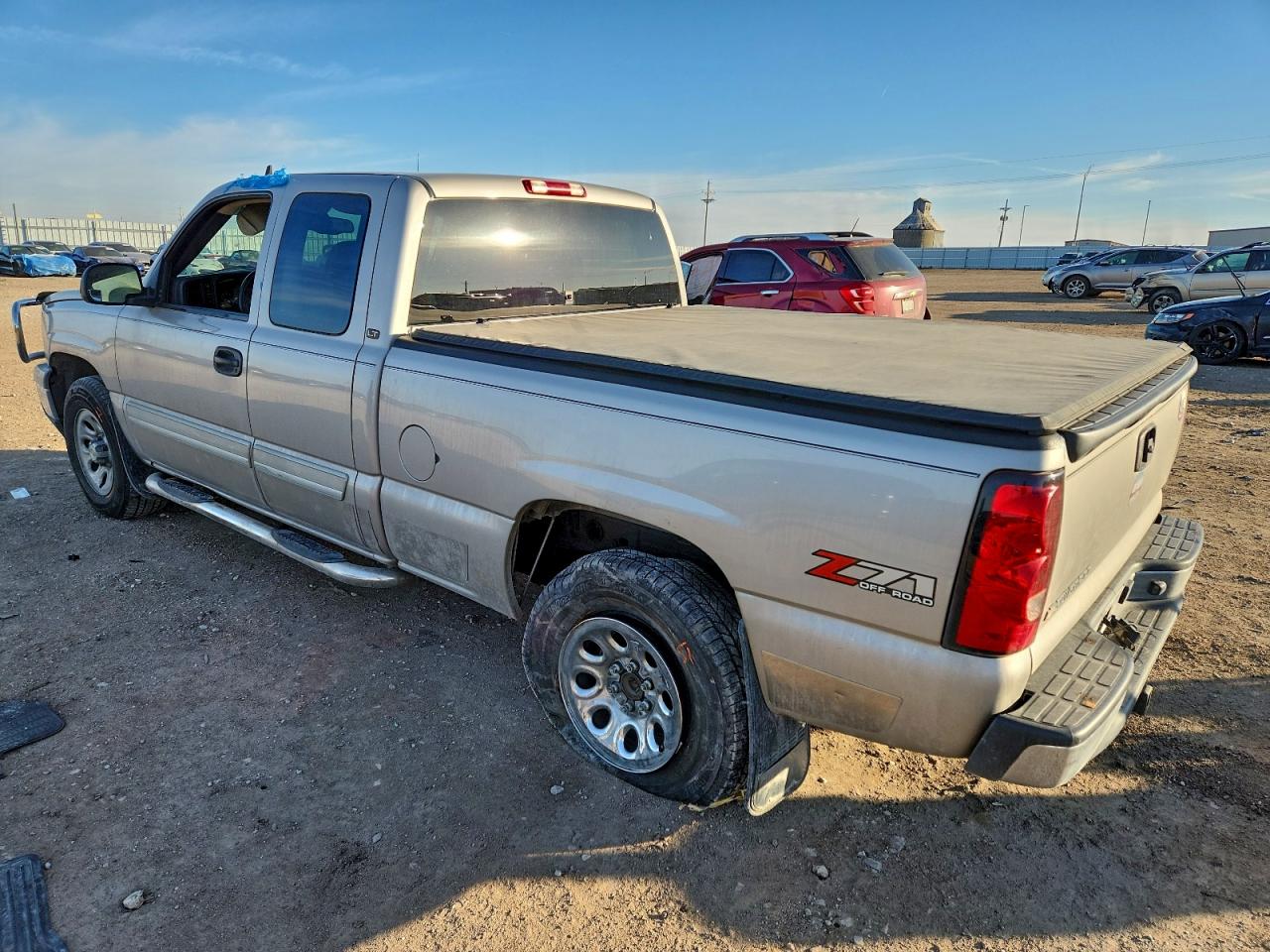 2006 CHEVROLET SILVERADO K1500 photo 2
