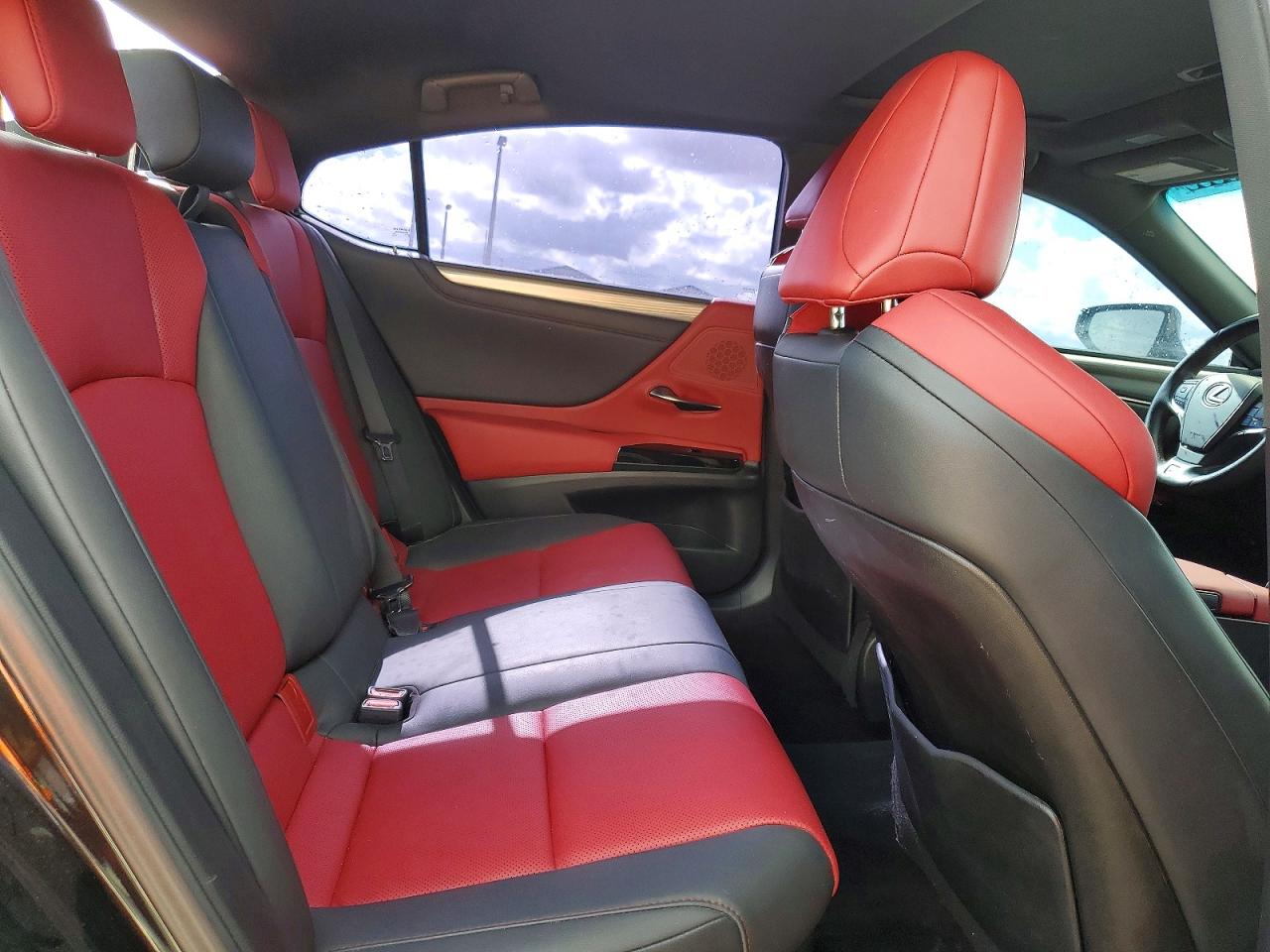 2023 LEXUS ES 300H F SPORT HANDLING photo 10